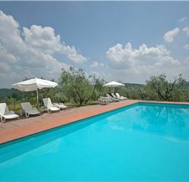 A selection of 2-3 bedroom apartments with shared pool near Florence, Sleeps 4-6